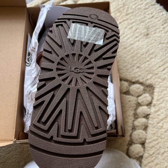 UGG Tazz - Picture 3 of 6